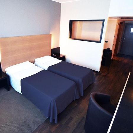 Golf Hotel Milano Opera Exterior foto