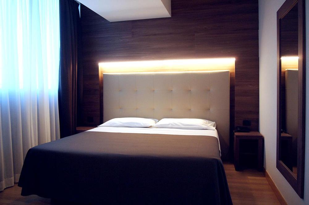 Golf Hotel Milano Opera Exterior foto
