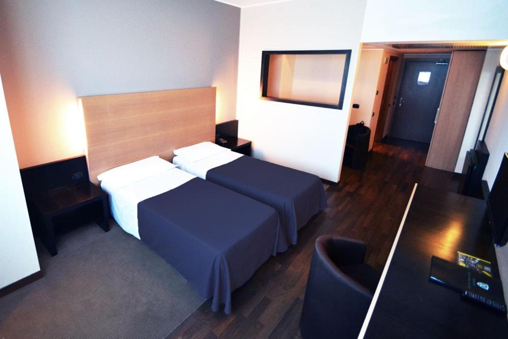 Golf Hotel Milano Opera Exterior foto