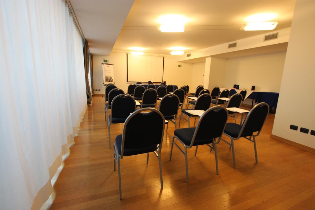 Golf Hotel Milano Opera Exterior foto