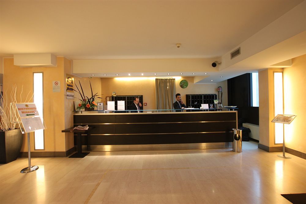 Golf Hotel Milano Opera Exterior foto