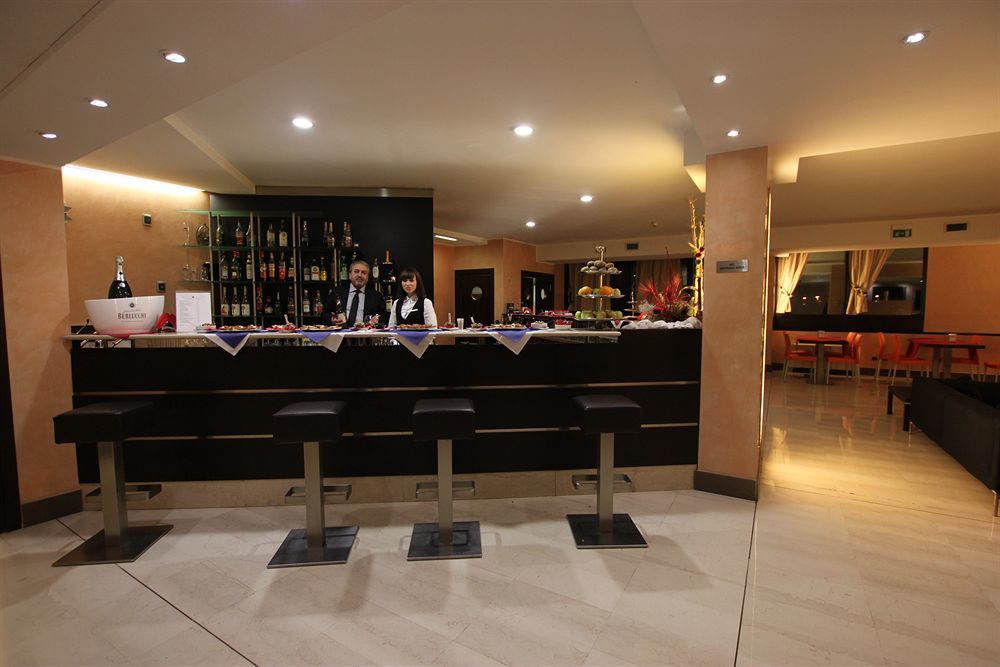 Golf Hotel Milano Opera Exterior foto