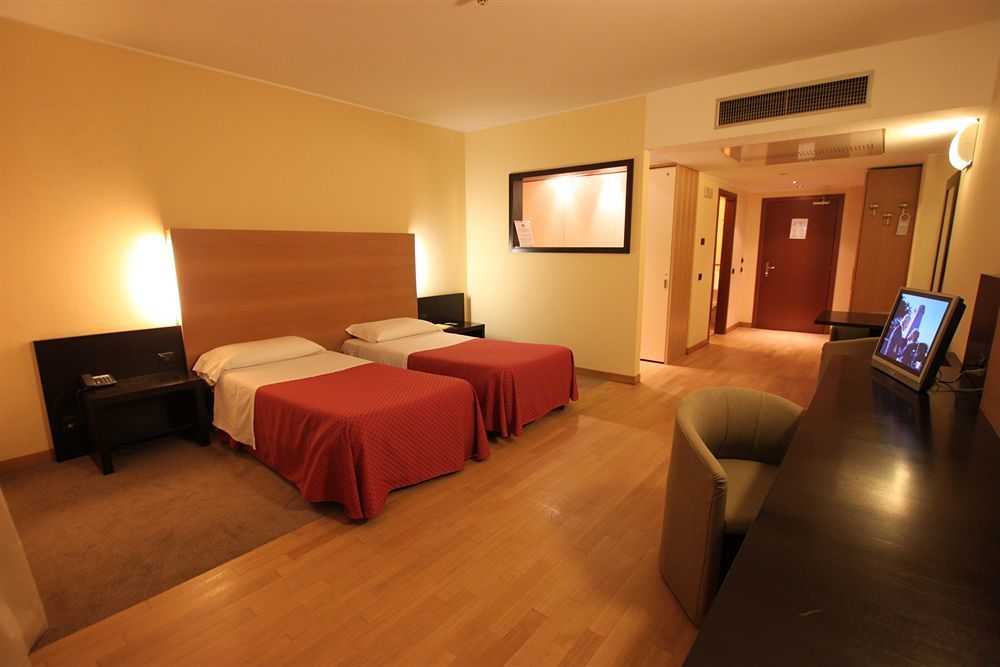 Golf Hotel Milano Opera Exterior foto